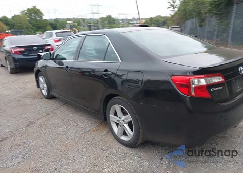 2014 Toyota Camry L/Se/Le/Xle z USA, uszkodzony, nr VIN 4T1BF1FK6EU378888